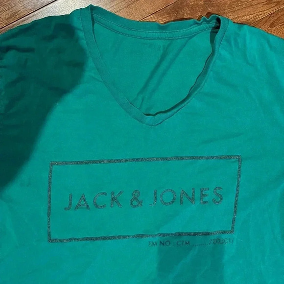 Jack Jones Green Core V neck  Men's Large T Shirt - Picture 3 of 9